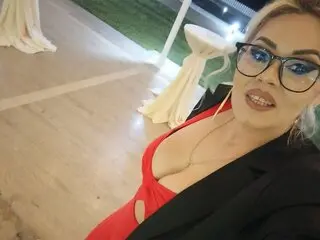 MonikRoxane anal